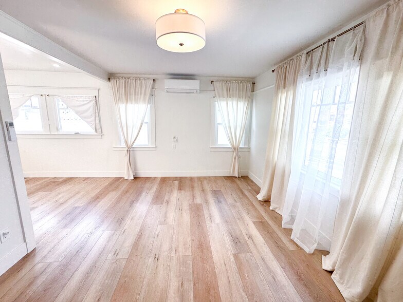 Building Photo - 108 Beryl St