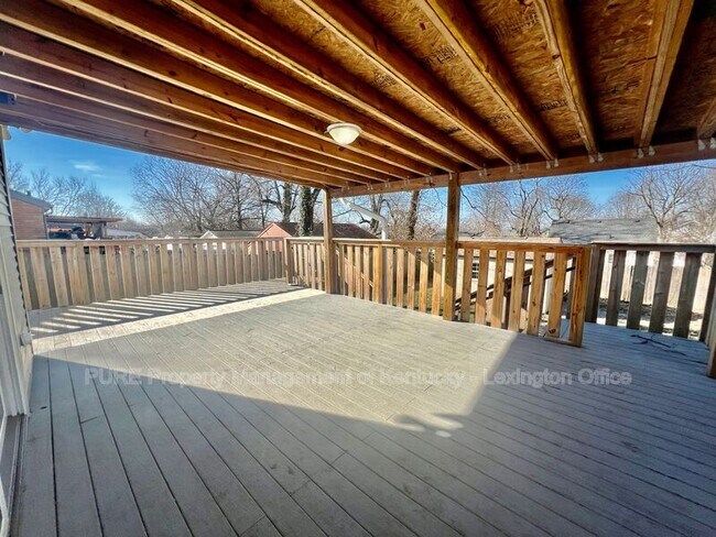 Building Photo - 810 Shelby Ave