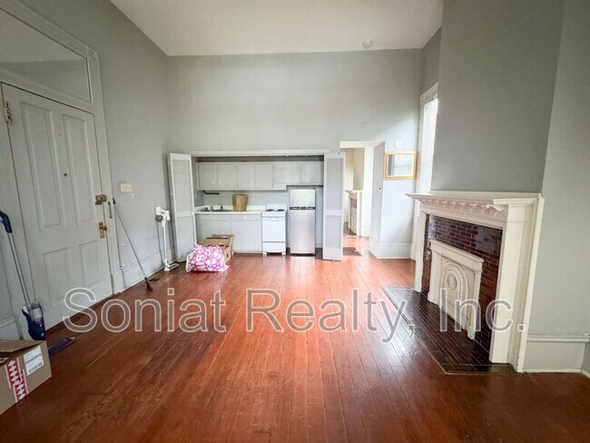 Building Photo - 3707 Camp St