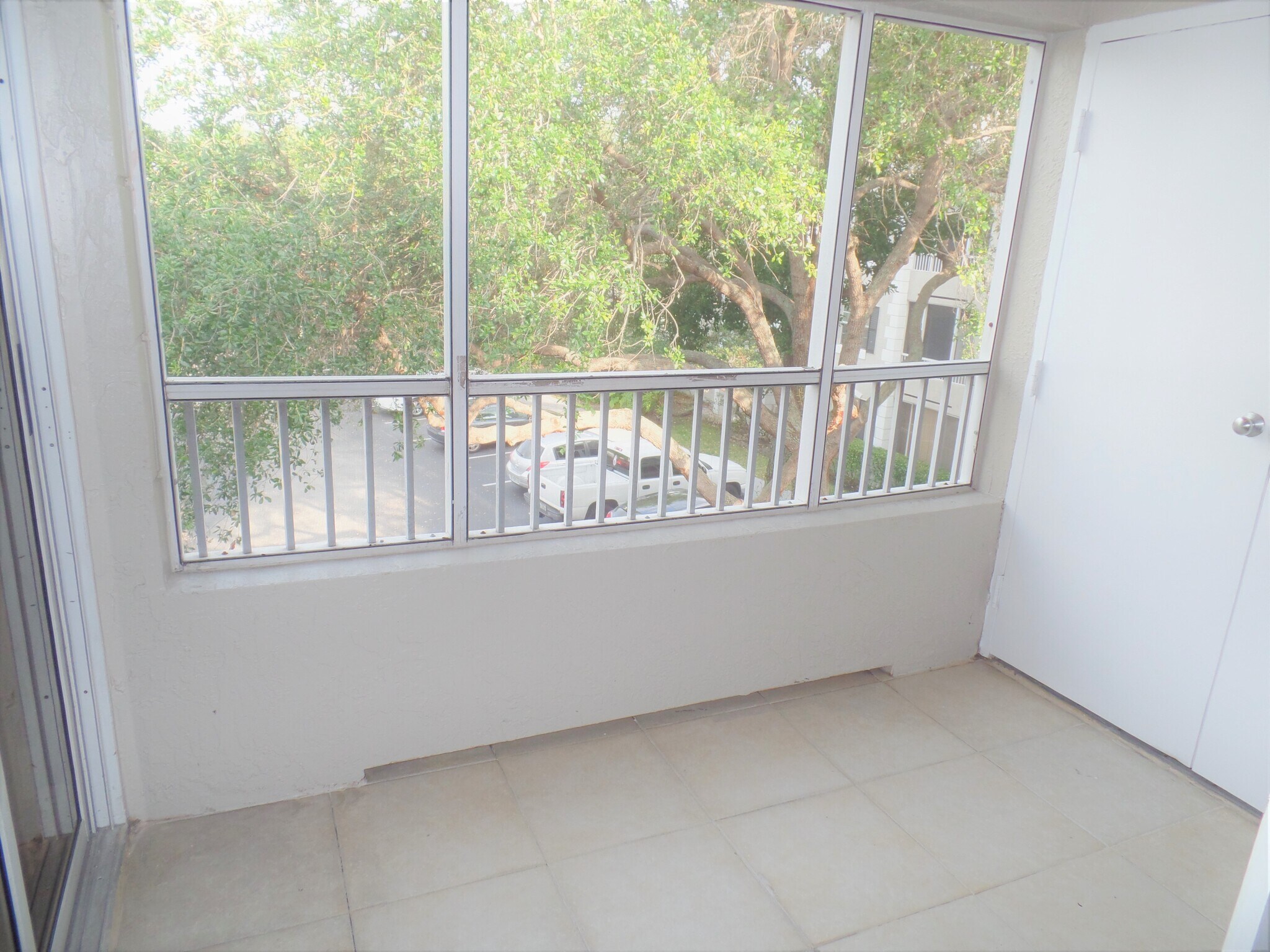 Building Photo - 2850 N Oakland Forest Dr