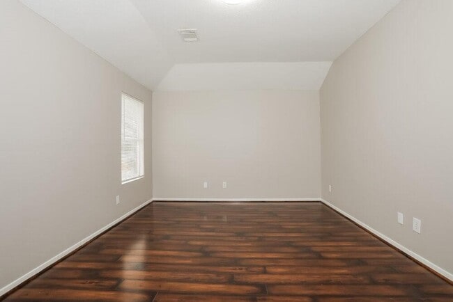 Building Photo - 2202 Tomlinson Trail Dr