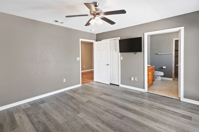 Building Photo - 939 John Page Dr