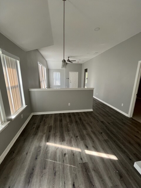 Building Photo - 505 Barnes St