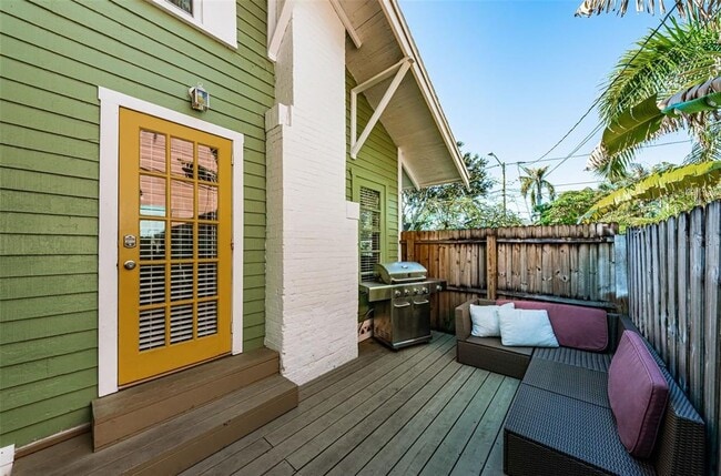 Building Photo - 1009 8th St N