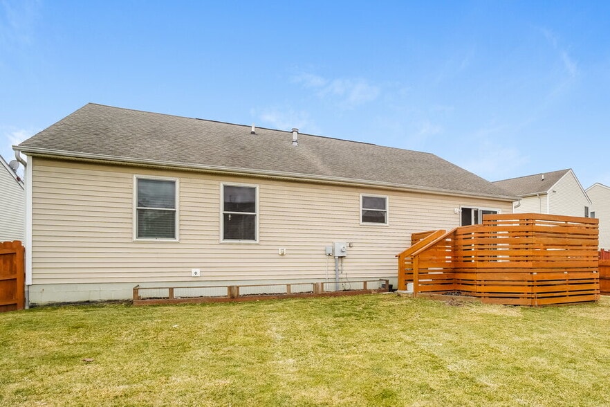 Building Photo - 370 Millett Dr