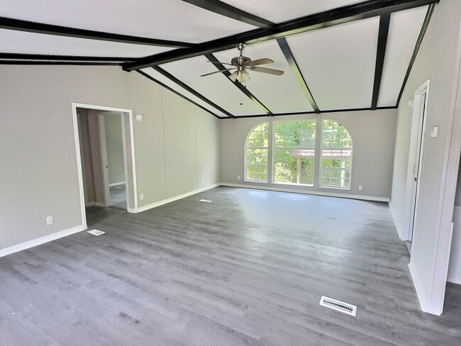 Building Photo - 953 Lucky Lane