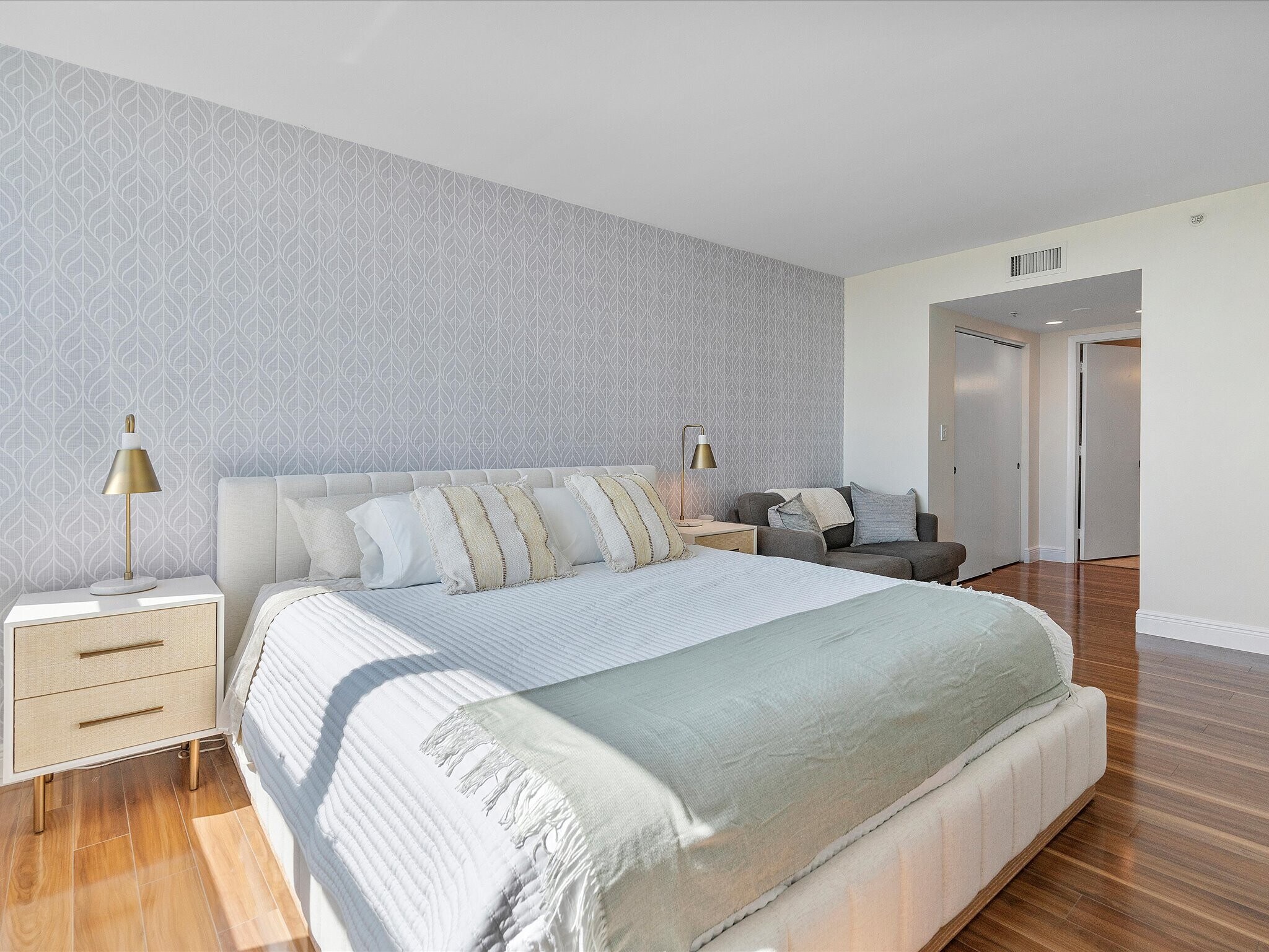 Building Photo - 650 West Ave