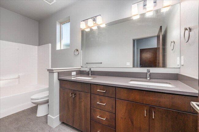 Building Photo - 2758 S Honeycomb Way