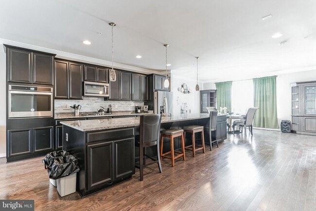 Building Photo - 5325 Manor Park Dr