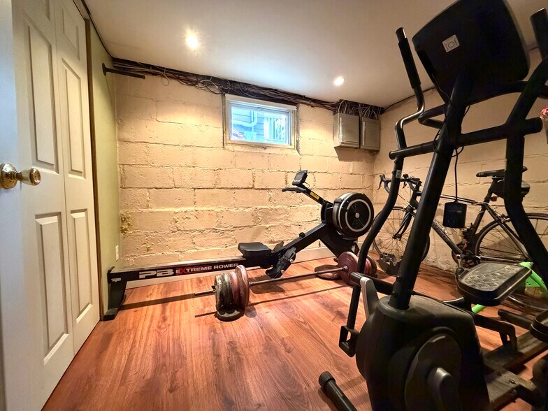 Building Photo - 33 High St