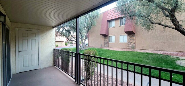 Building Photo - 4960 Indian River Dr
