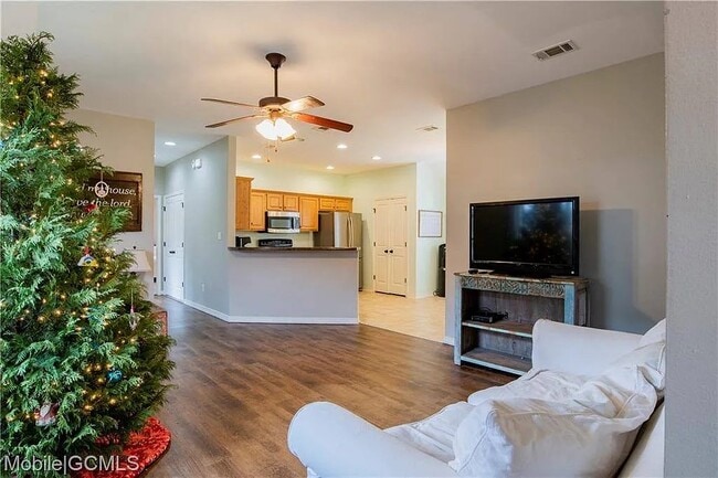 Building Photo - 8981 Spring Grove S