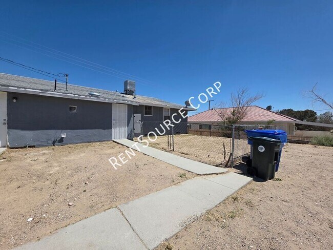 Building Photo - 250 Juniper St