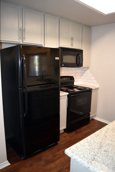 Kitchen - 7902 Morning Grove