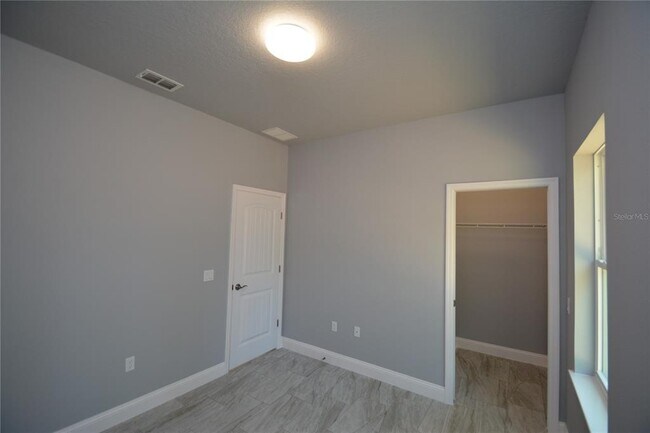 Building Photo - 25 Rosepetal Ln