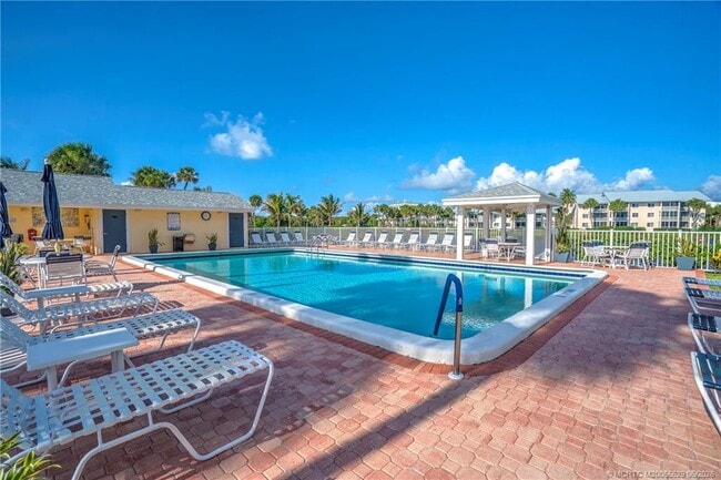 Building Photo - 5601 NE Gulfstream Way