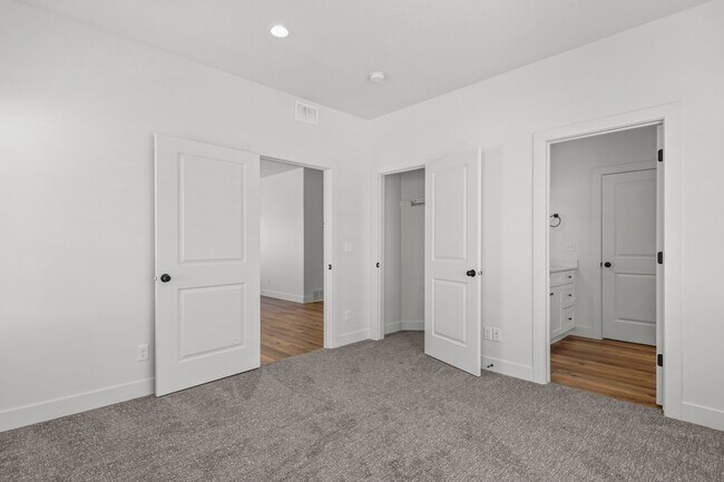 Building Photo - 489 W 1760 N