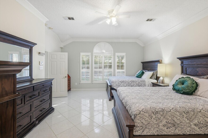 Building Photo - 2014 Rumson Dr