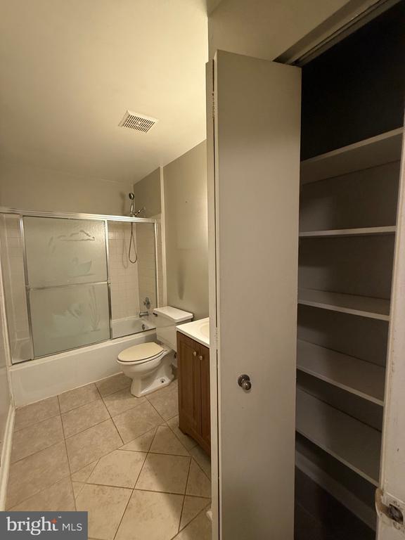 Building Photo - 9200 Bridle Path Ln