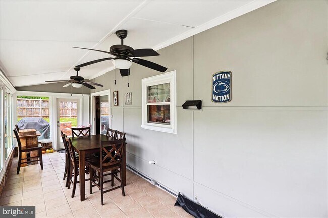 Building Photo - 4555 Lantern Pl