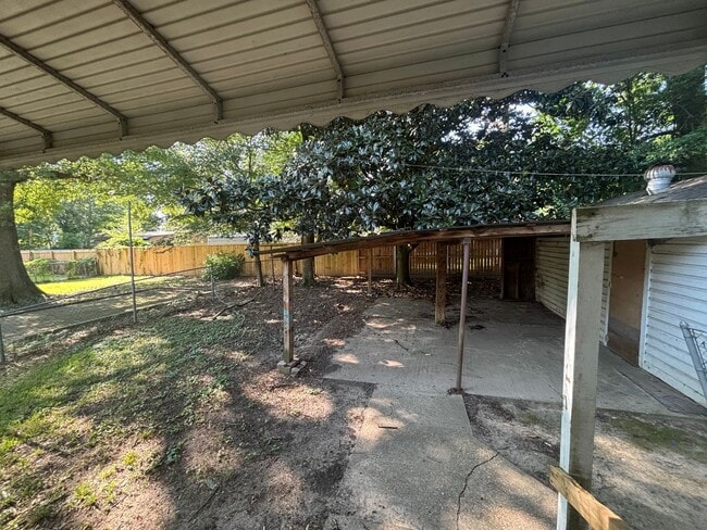 Building Photo - Charming 2 bedroom