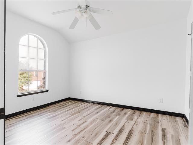 Building Photo - 1733 Elm St