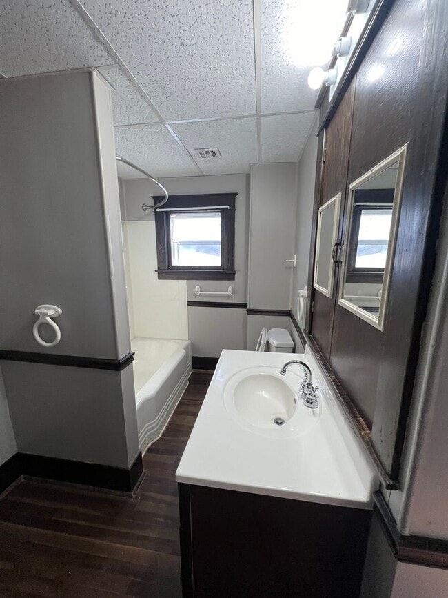 Building Photo - 2 Bedroom Single Family Home Next to Fort ...