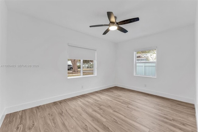 Building Photo - 2434 Coolidge St