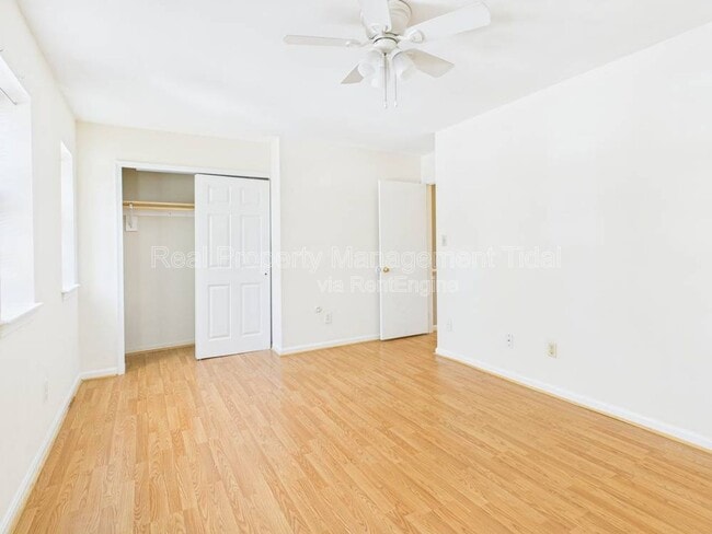 Building Photo - 1055 Old Denbigh Blvd