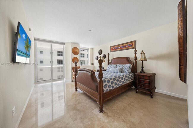 Building Photo - 4775 Collins Ave