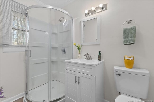 Building Photo - 306 Glenola St