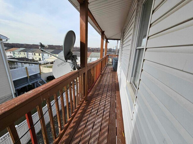 Building Photo - 2412 Huron St