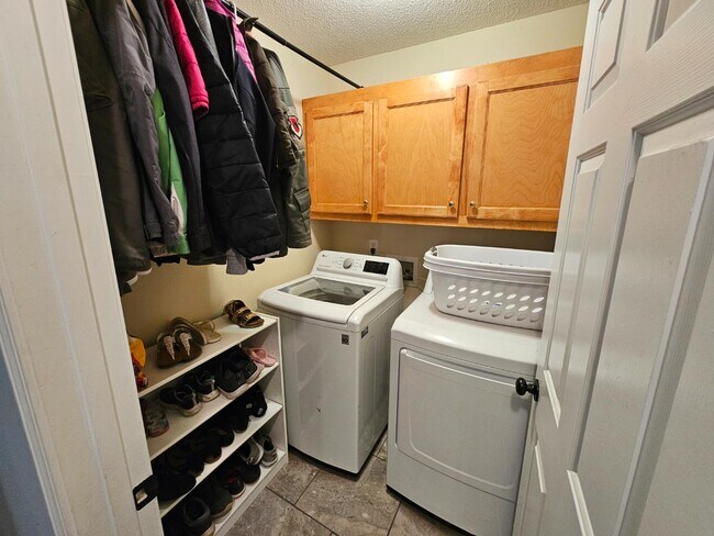 Building Photo - 230 Sorrel Tree Ln