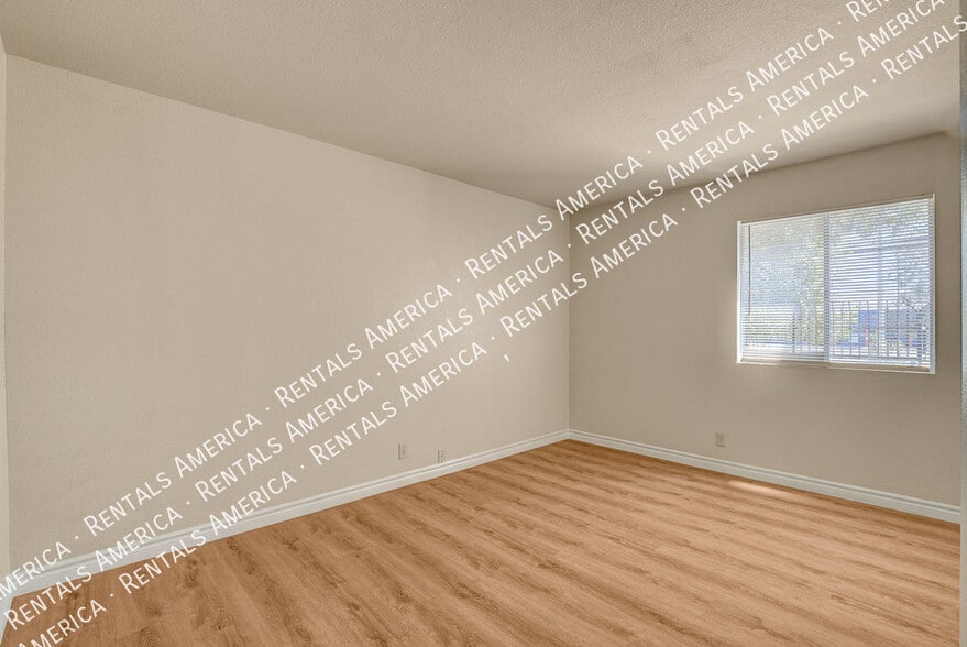 Building Photo - 4310 Sandy River Dr