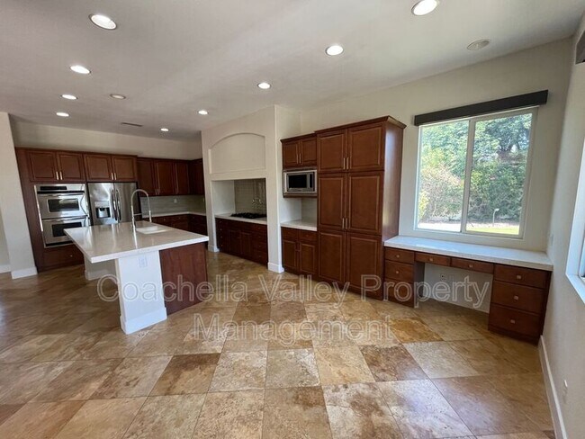 Building Photo - 135 Tesori Dr
