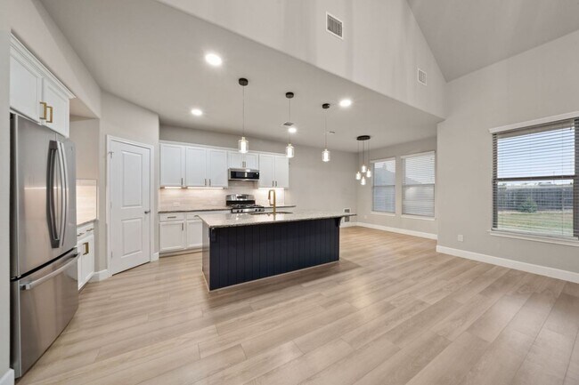 Building Photo - 6905 Etna Way