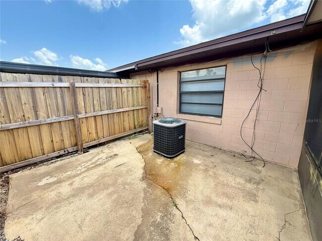 Building Photo - 2239 Margarita Ct