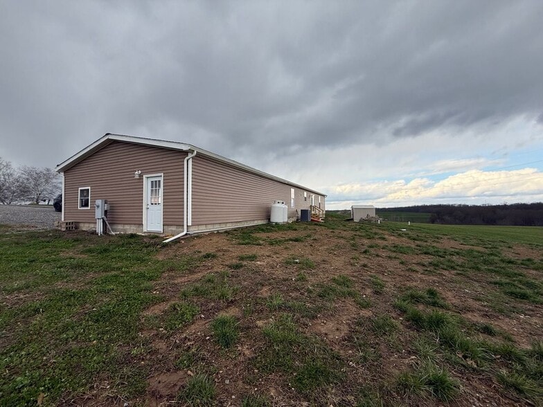 Building Photo - 445 Harmony Rd