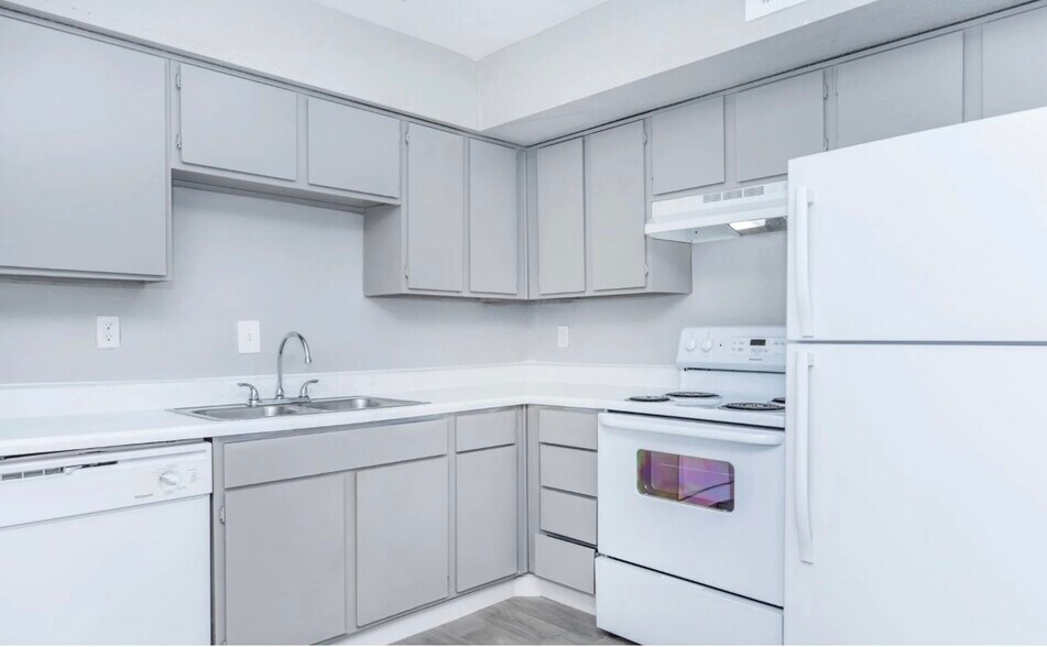 Building Photo - Grand at Westchase