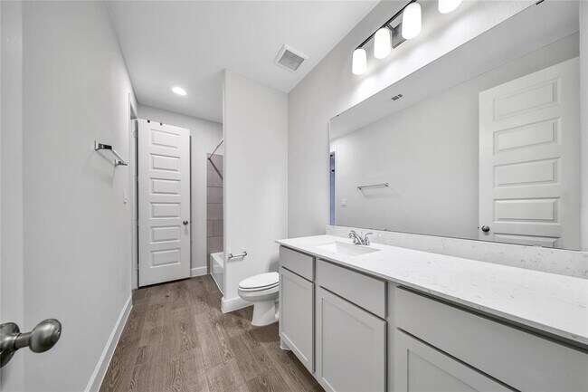 Building Photo - 615 Sand Branch Dr