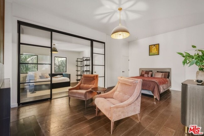 Building Photo - 3601 Dixie Canyon Pl