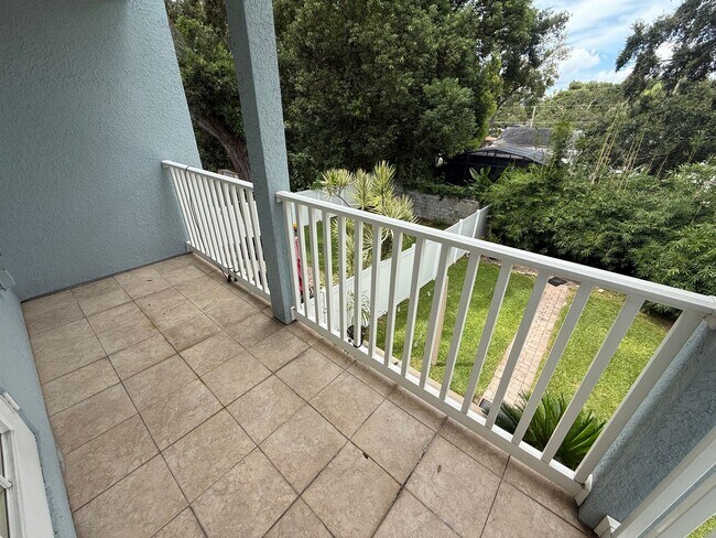 Building Photo - 3 Bed/2.5 Bath, 2 Story Townhouse in Summi...