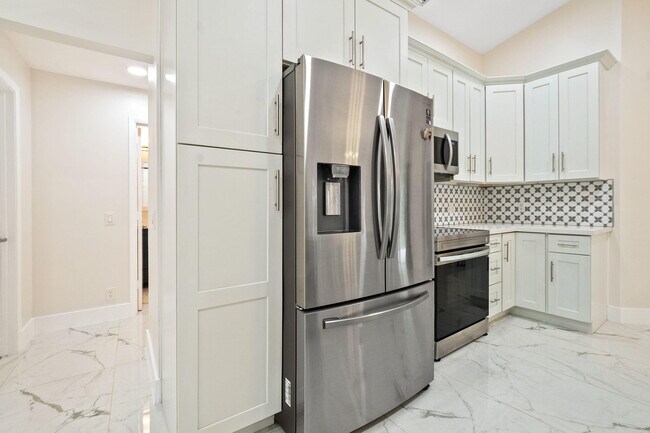Building Photo - 4498 Dogwood Cir