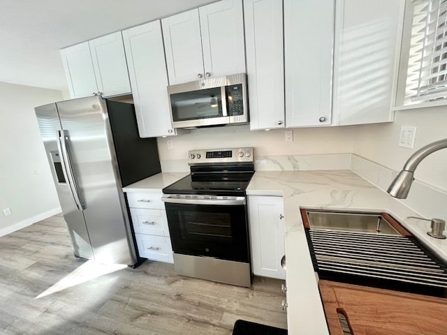 Kitchen photo #3 - 1327 La Palma St