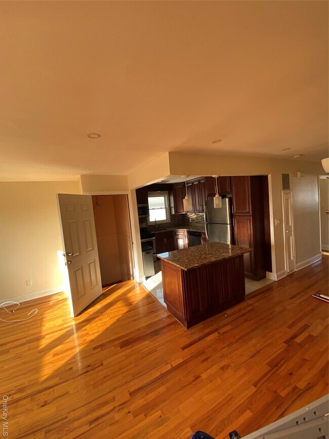 Building Photo - 146-05 226th St