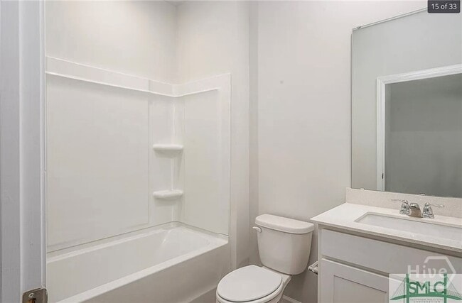 Building Photo - 186 Crosstown Ave