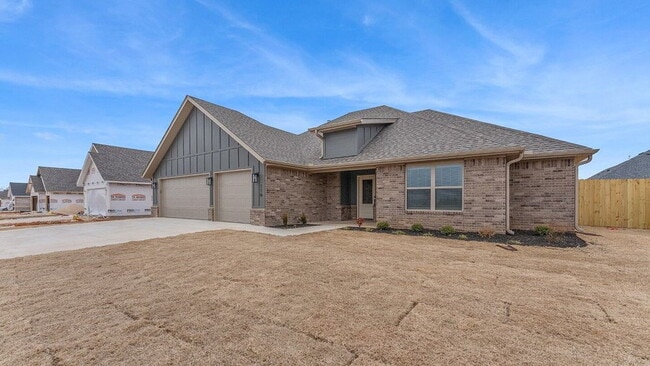 Building Photo - "Charming 3-Bedroom Retreat with Granite Finishes & Cozy Fireplace in Farmington!"