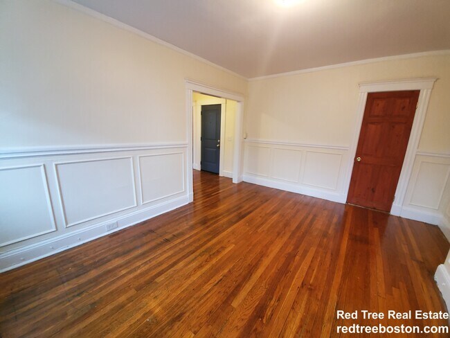 Building Photo - 248 Kelton St