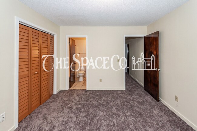 Building Photo - 2020 Coldspring Dr