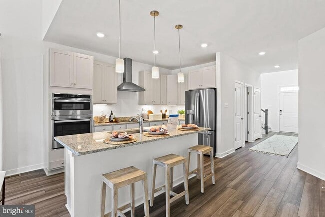 Building Photo - 400 Silver Birch Dr